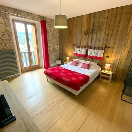 Chalet Le Joli Bois 12 Personnes Spa Sauna Billard Petanque